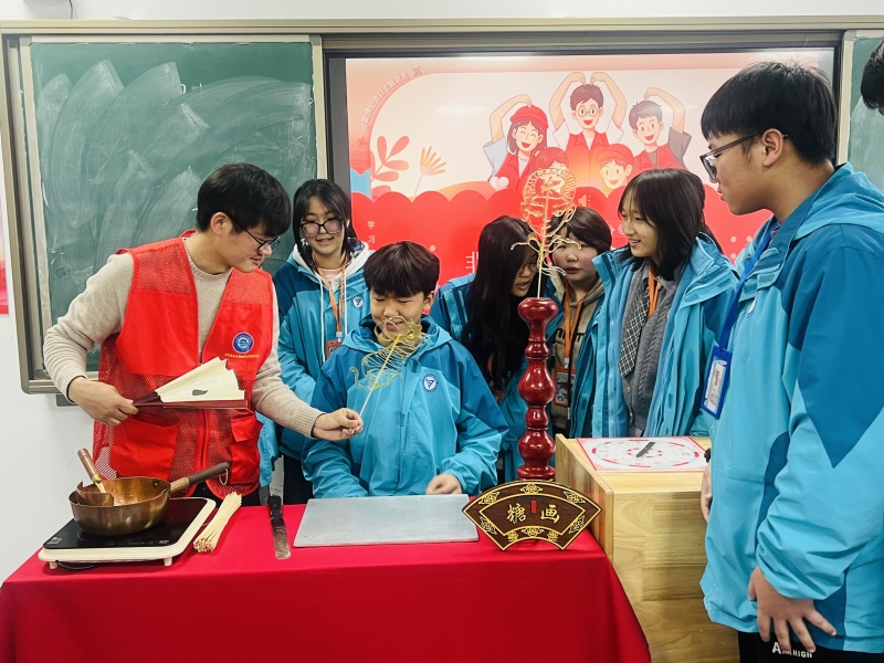 文明实践 温暖新春丨南通市崇川区天生港镇街道:三月追“锋”正当时 春风送暖见行动
