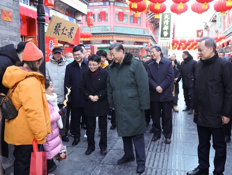 2024年2月1日，习近平总书记在天津古文化街考察。