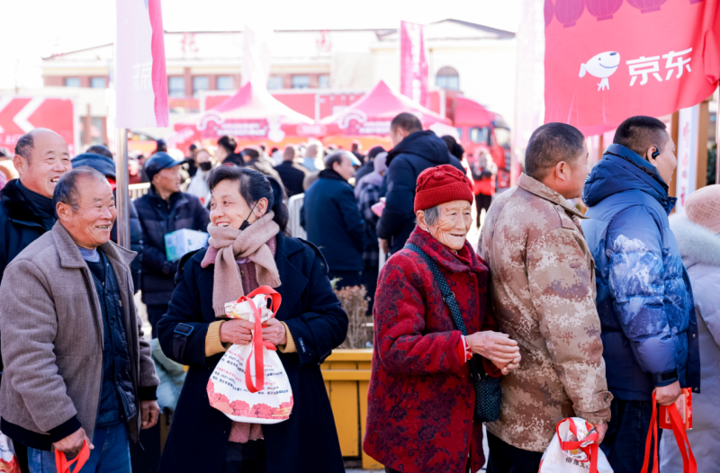 刘强东给宿迁老家送年货 村支书：发出去的现金和年货价值已超3000万