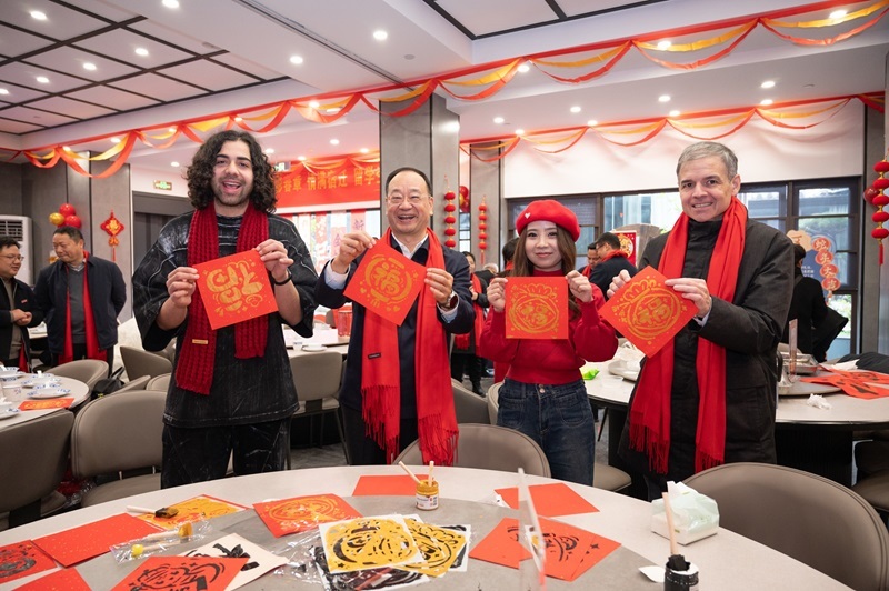 幸福满满！留学生在宿迁学院过大年