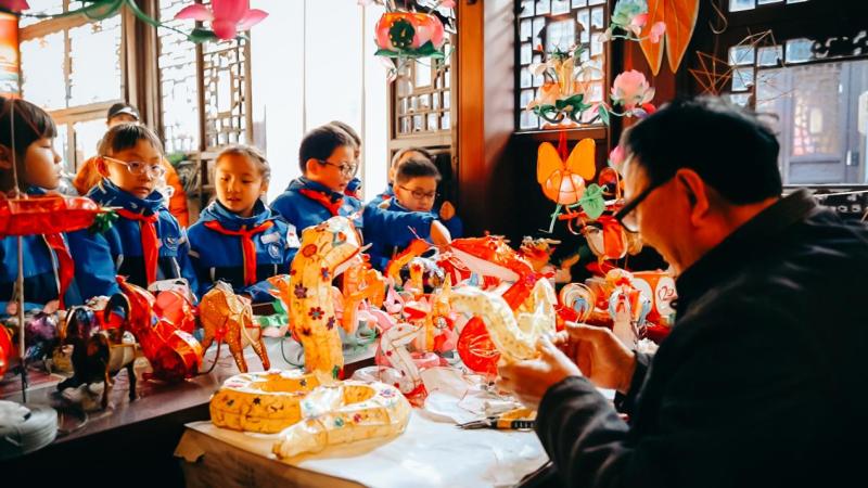 书香浸润年味浓 南京玄外附小逐鹿前行读书小组走进南京民俗博物馆