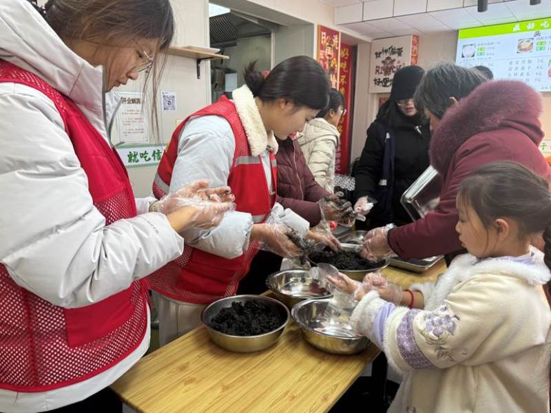 路南街道路南社区开展 “欢庆元宵佳节，共筑和谐邻里”系列活动