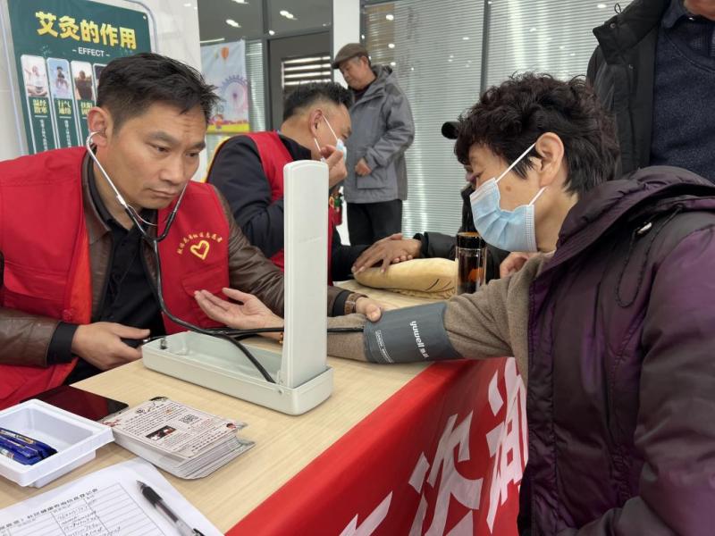 徐州鼓楼区牌楼街道：老旧小区焕新颜 雷锋精神映初心